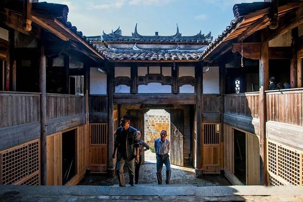 独子车祸身亡,河北一悲愤妻子要让开车的丈夫坐牢,你对此事有何看法?-专业问答交流平台